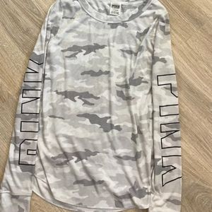 Pink vs camo shirt nwot
